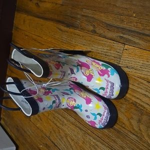 Mucky Wear Rainboots